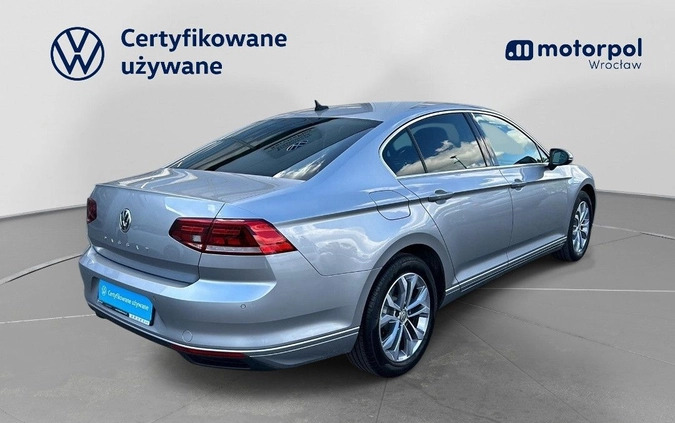 Volkswagen Passat cena 94900 przebieg: 91357, rok produkcji 2019 z Sępólno Krajeńskie małe 466